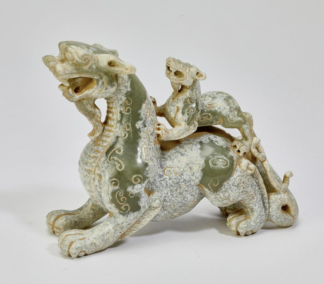 Chinese jade carving of two chilong dragons (1 of 3)