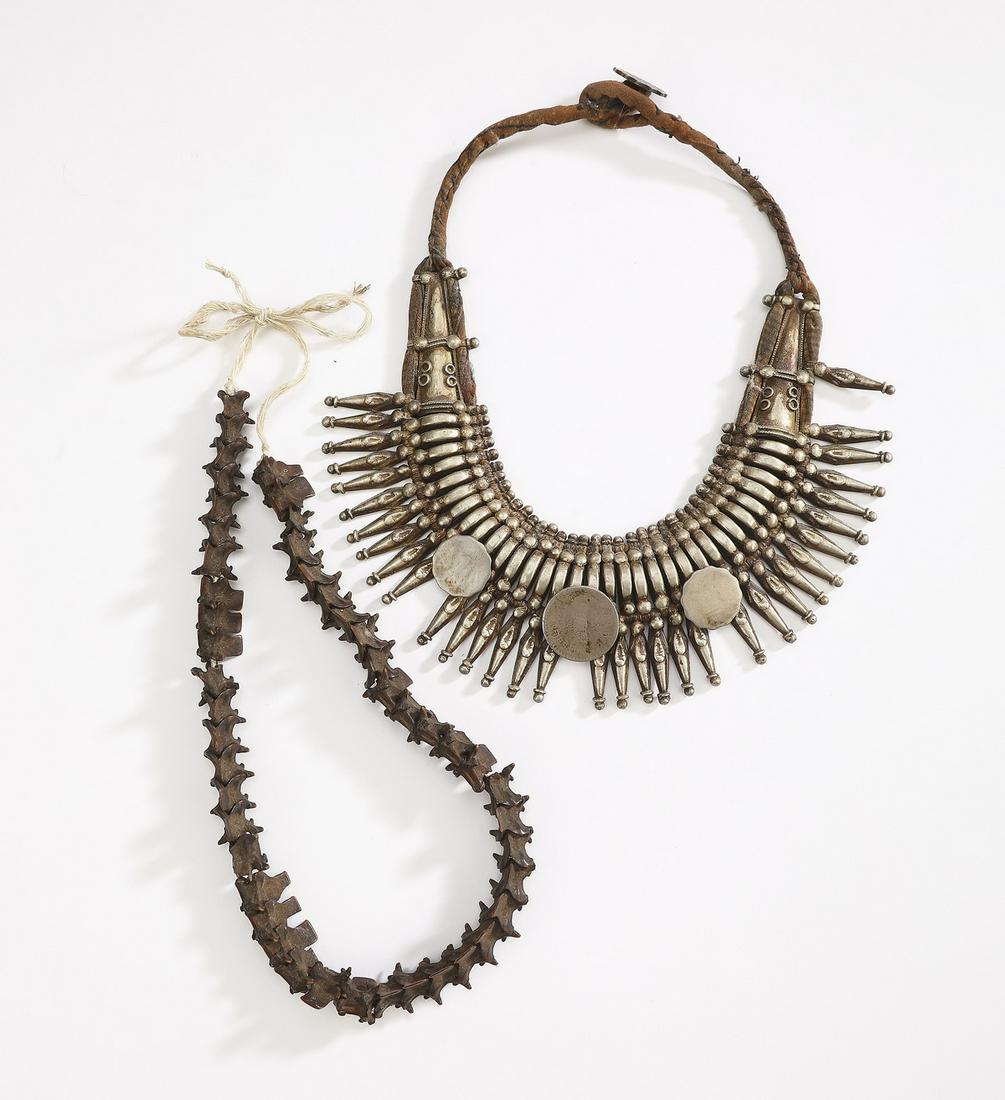 Two pieces of ethnographic jewelry, Tibet and Nepal (1 of 5)
