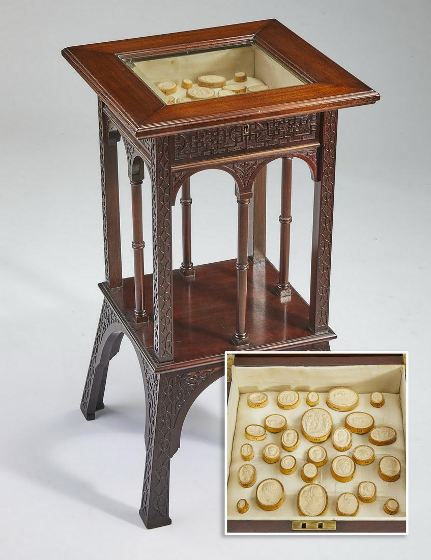 Chinese Chippendale style vitrine and cameos (1 of 4)