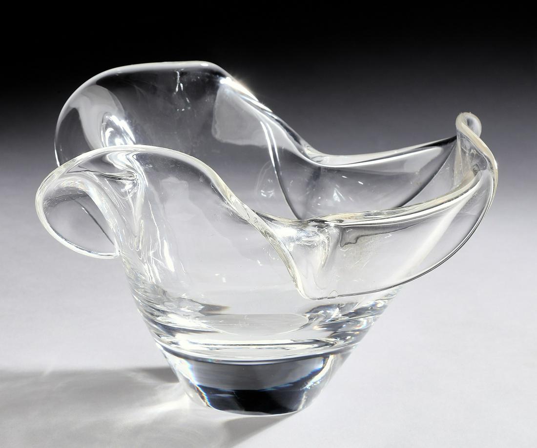 Steuben crystal center bowl (1 of 2)