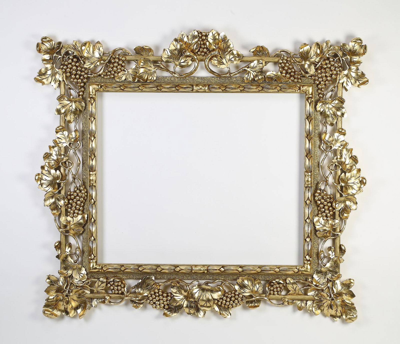 Italian carved giltwood frame with grapevines (1 of 4)