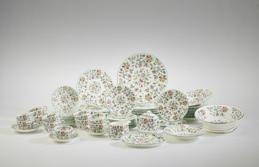 (73 pcs) Minton Haddon Hall dinnerware (1 of 5)