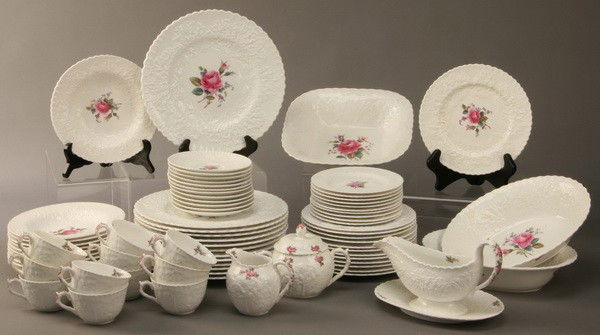 Spode china, service for 10: 20th century Spode "Bridal Rose" china serving for 10 with additional pieces. 76 pieces total, includes 13 dinner plates, 13 salad plates, 11 soup bowls, 10 dessert plates, 11 cups, 12 saucers, 2 oval