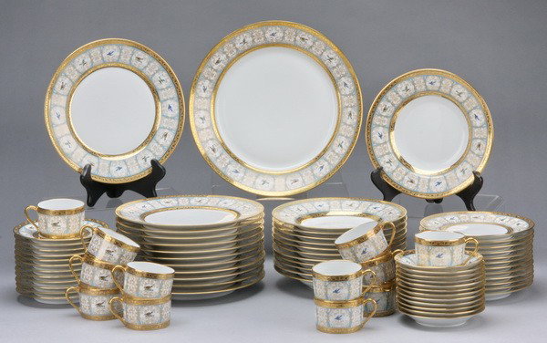 (73) Piece set of Haviland Limoges china: Late 20th century china service by Charles Field Haviland of Limoges, France for twelve with numerous serving pieces. Includes: (12) dinner plates, (12) salad plates, (12) bread and butter plates, (12