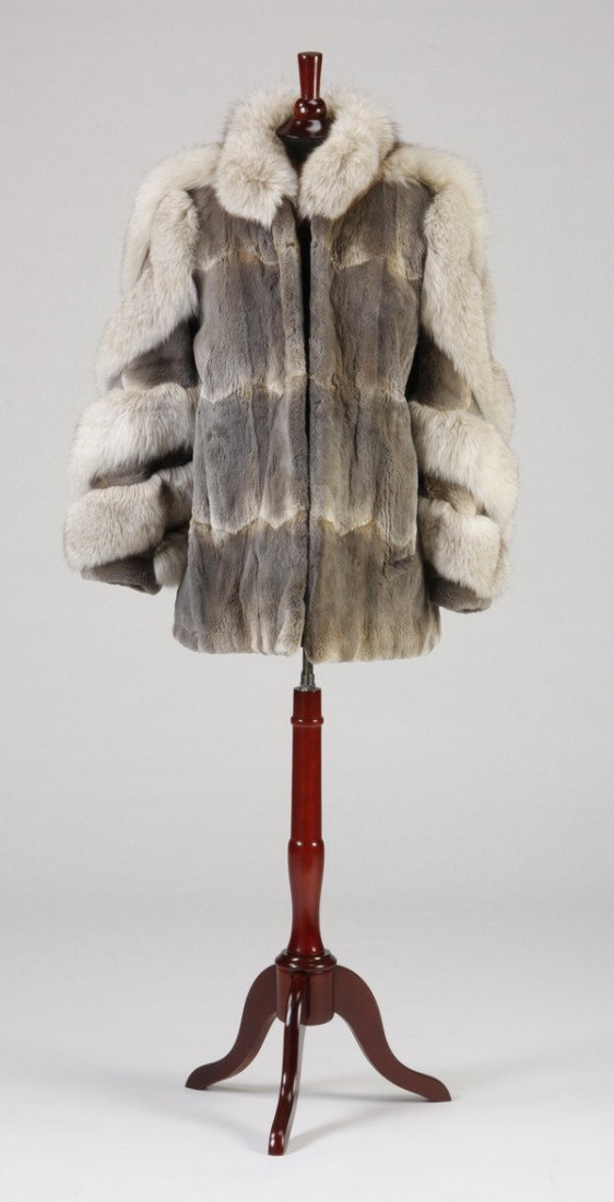 Fur jacket of fox and sheared beaver: Fur jacket of fox and sheared beaver, size 4-6.