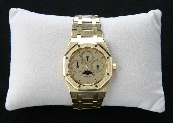 Audemars Piguet Royal Oak 18kt gold Perpetual: Audemars Piguet Royal Oak Perpetual 18kt yellow gold case and matching deployable band, month, day, date and moon phase, serial # C11544.