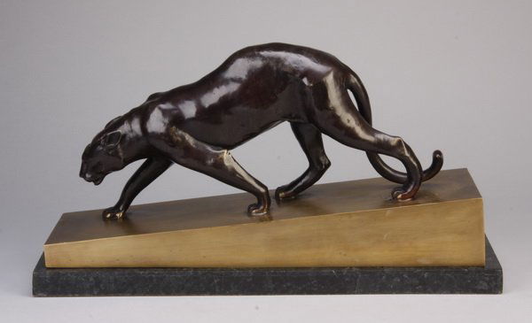 Maitland-Smith bronze sculpture of a panther: Bronze figural sculpture of a panther by Maitland-Smith, mounted on a dark green marble base, 10.5"h x 18.75"l x 5.75"w.