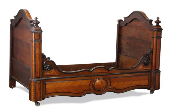 19th c. Renaissance Revival mahogany daybed: 19th century Renaissance Revival mahogany daybed with arched headboard and footboard of similar size flanking a serpentine side rail with raised book matched mahogany veneer panels, fits mattress up t
