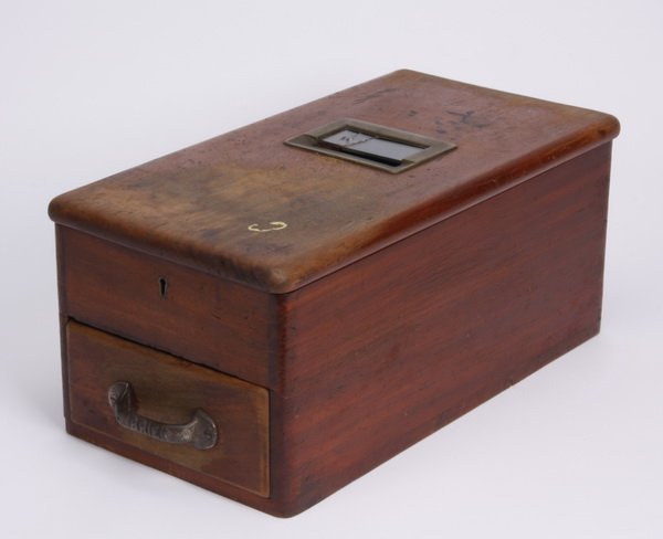 19th c. English mahogany till: 19th century English mahogany self closing till, by O'Brien in Liverpool, 8.5"h x 9.75"w x 19"d.