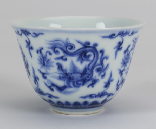 Thinly potted porcelain tea cup, Xuande mark (1 of 6)