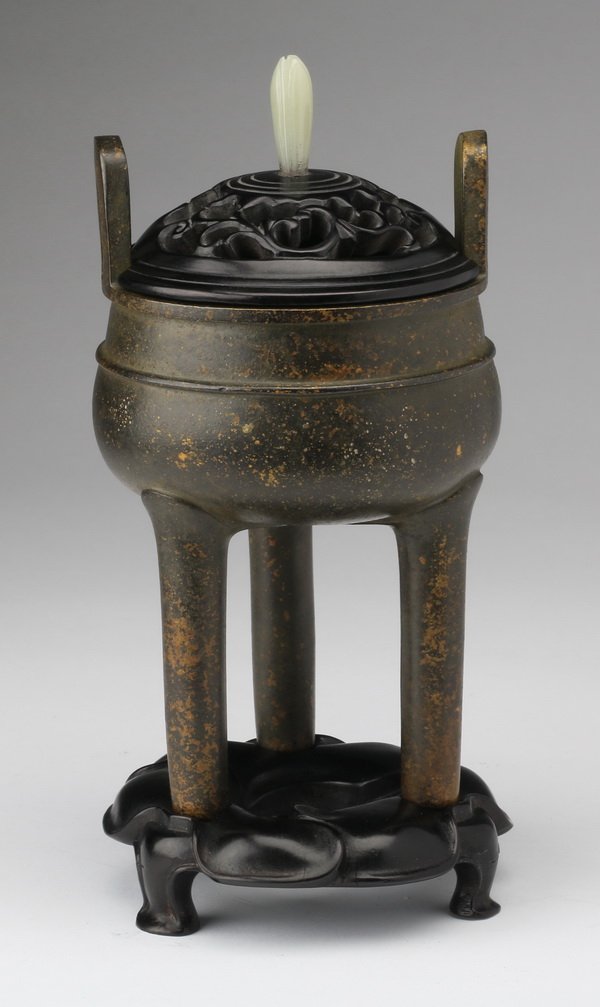 Chinese bronze censer with jade knob on lid (1 of 8)