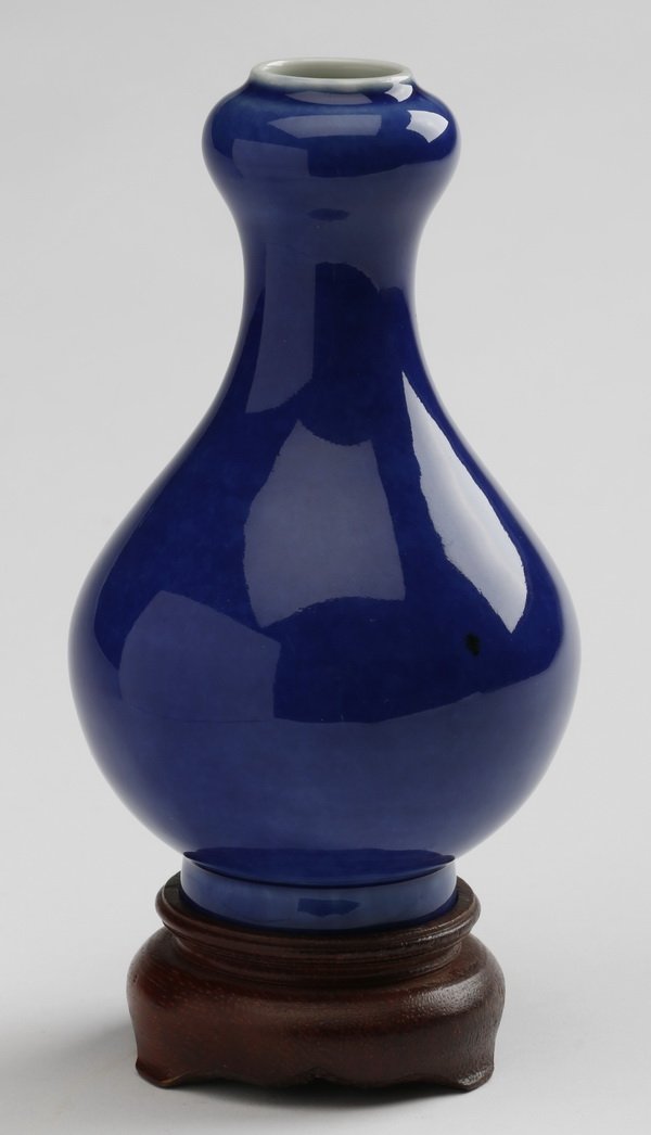 19th c. porcelain vase, Qianlong mark (1 of 4)