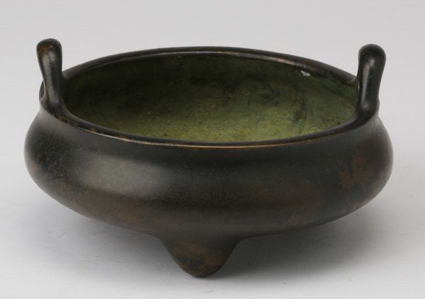 Bronze tripod censer, Yu Tang Qing Wan mark (1 of 5)