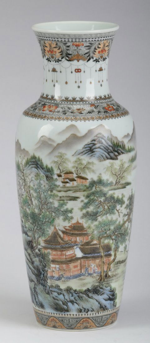 Chinese porcelain vase, Qianlong mark (1 of 10)