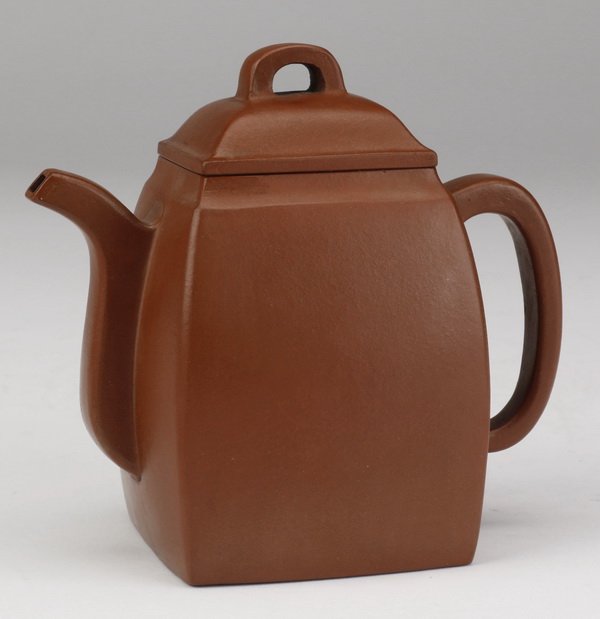 Chinese Yixing zisha teapot, marked (1 of 7)