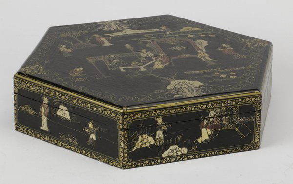 Chinese ebonized lacquered box, Kangxi mark (1 of 10)