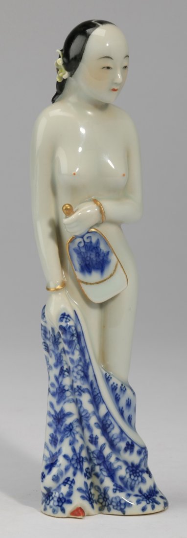 Chinese porcelain figurine of a beauty (1 of 10)
