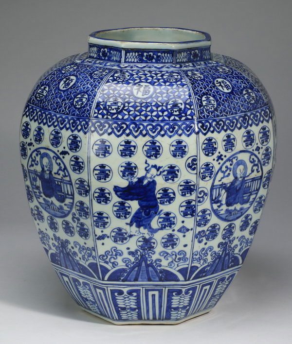 Large Ming-style jar, Xuande mark, 17"h (1 of 7)