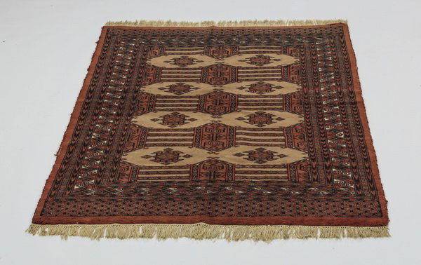 Hand knotted Boukhara wool rug, 6' x 4' (1 of 4)