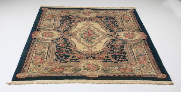 Savonnerie style wool carpet, 6 x 9 (1 of 4)
