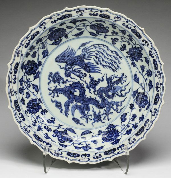 Chinese Ming style dragon and phoenix charger, 21"w (1 of 5)