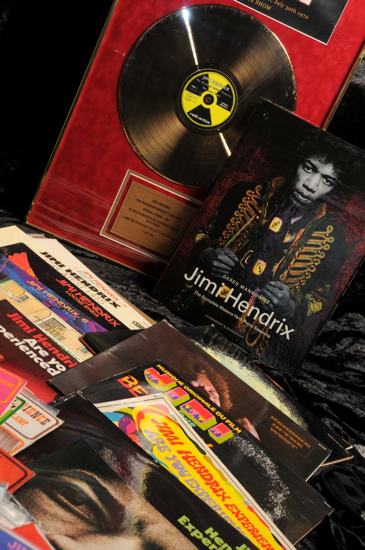 Jimi Hendrix: Rainbow Bridge Concert Gold Award,: Jimi Hendrix Rainbow Bridge Concert The Late Show, 1 of 100 gold mounted record, issued in recognition of its worldwide success, limited edition collectors series 1 of 100, records include Jimi Hendri