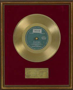 Englebert Humperdink 'Last Waltz' award: An Australian presentation disc awarded to Engelbert Humperdinck for 'The Last Waltz', 1970 An in-house gold presentation disc award presented to Engelbert Humperdinck by E.M.I. (australia)