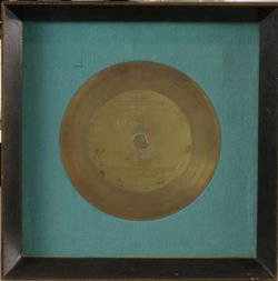 Englebert Humperdink 'The Last Waltz': A presentation disc awarded to Engelbert Humperdinck for 'The Last Waltz', 1968 An in-house presentation disc award Presented to engelbert humperdinck for the sale of over 1 million copies of his