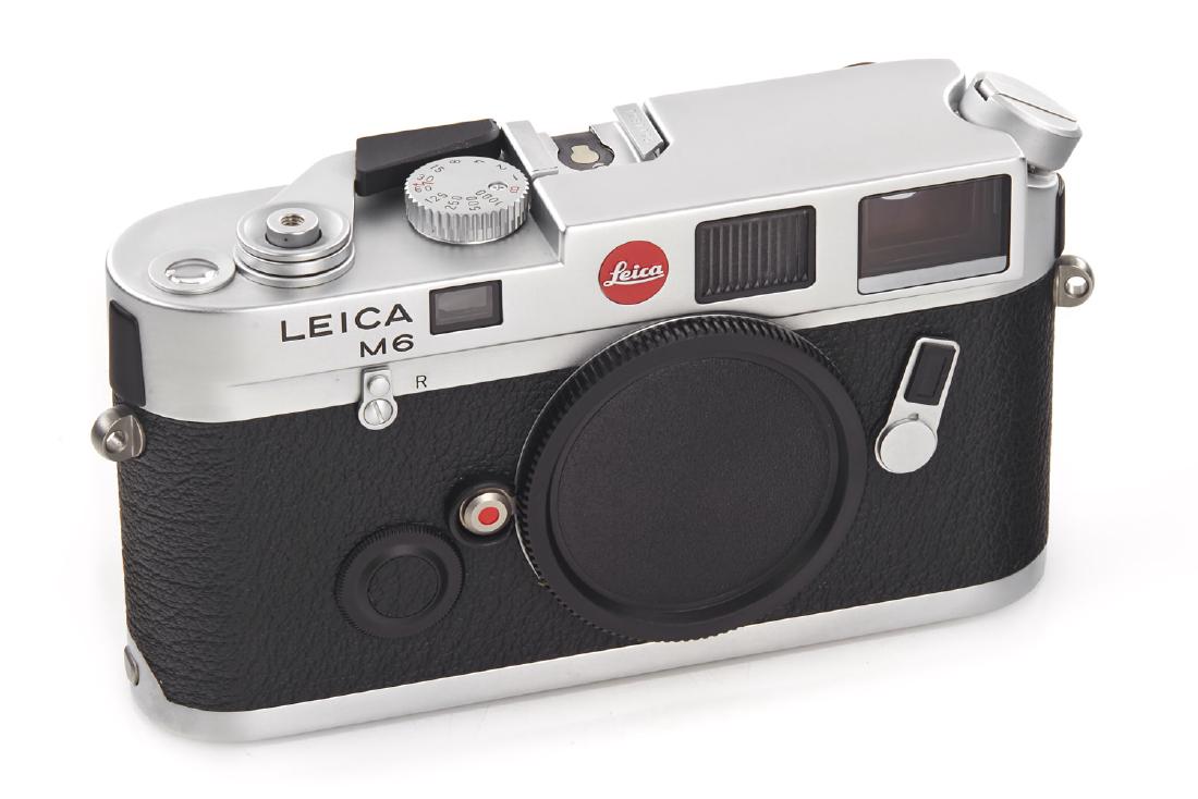 Leica M6 chrome 10414, 1992, no. 1931195 (1 of 4)