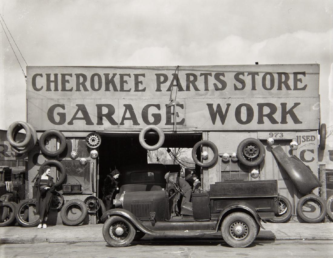 WALKER EVANS (1903–1975): ‘Auto parts shop. Atlanta’, Georgia March 1936 Gelatin silver print, printed in the 1960s 18,8 x 24,2 cm Signed and dedicated “To Lorenzo” by the photographer in ink on the reverse LITERATURE