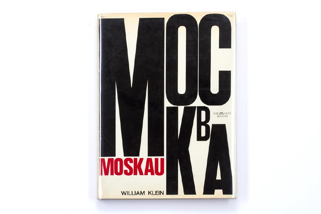 WILLIAM KLEIN (* 1928) *: ‘Moskau’, Nannen-Verlag GmbH, Hamburg 1965 Book 35 x 26 cm First German edition, SIGNED BY WILLIAM KLEIN, hardcover, 35 x 26 cm, original dust jacket, 184 pages, printed in photogravure by Zokeish