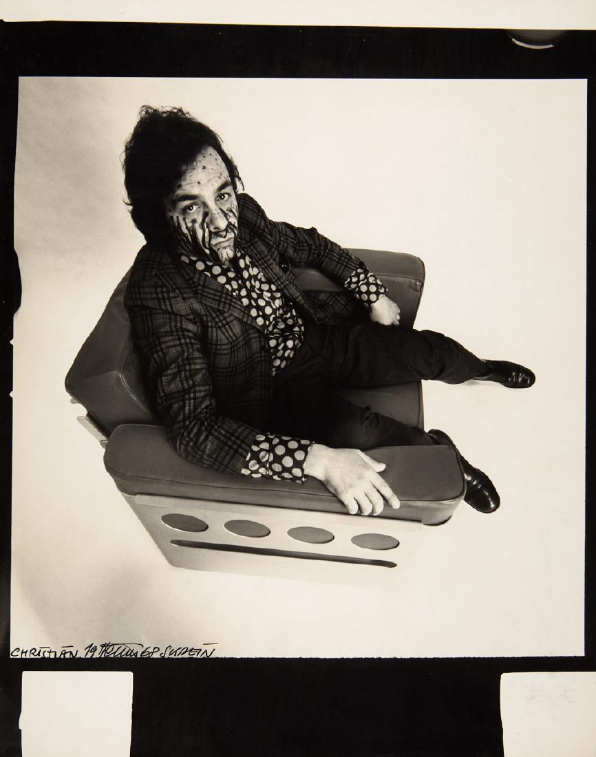 CHRISTIAN SKREIN (* 1945): Arnulf Rainer, 1968 Gelatin silver print, printed in the 1990s 30,3 x 24 cm Signed and dated by the photographer in ink in the image bottom and on the reverse, several photographer's stamps, exhibitio