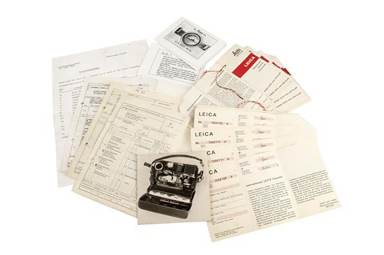 Leica M Bundeswehr Accessories (various): Leica M Bundeswehr Accessories (various) 21 guarantee cards for M1/M3 olive (numbers between 1098108-1098177, 1100410-1100430, 1206963-106983), armament lists for olive M3/M4 cameras, German Navy inst