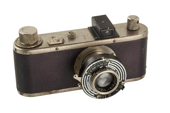 LEICA: Lehman Berlin Pelar-Camera: LEICA: Lehman Berlin Pelar-Camera 24x36mm viewfinder camera, very early and extremely rare German post-war camera, Pelar Anastigmat 2.9/5cm no.277917, only 5 of the 83 built cameras are known to exist
