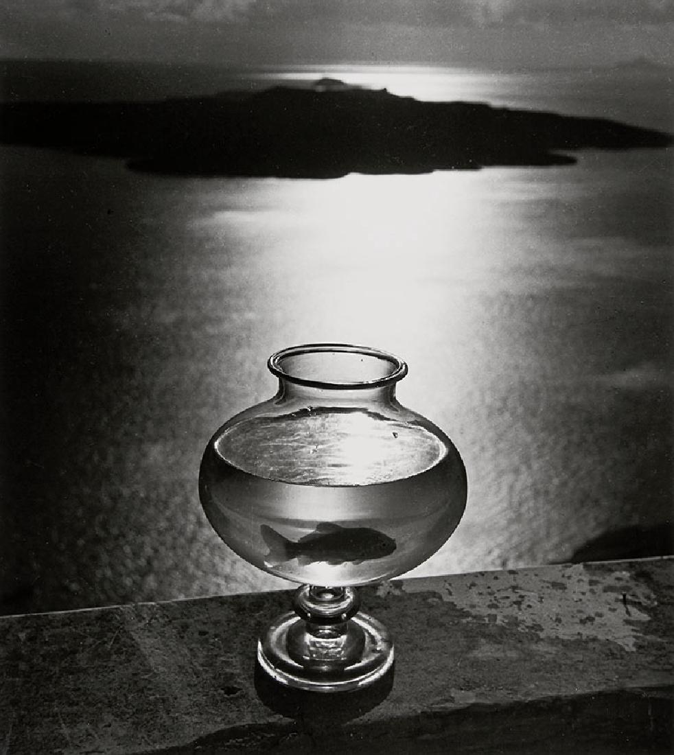 HERBERT LIST (1903-1975): Goldfish Glas, Santorini, Greece 1937 Gelatin silver print, 1990s, 28,1 x 25 cm Photographer's estate stamp with handwritten title and date on the reverse, signed by Max Scheler in ink on the reverse