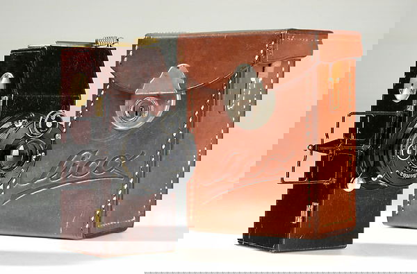 Leica: Simons Sico: very rare Swiss camera for 25 pictures 30x40mm on unperforated 35mm film, in top original condition, both spools, 3.5/6cm Rüo Anastigmat no.5524 in Rim-set Compur shutter, original ever ready case (n