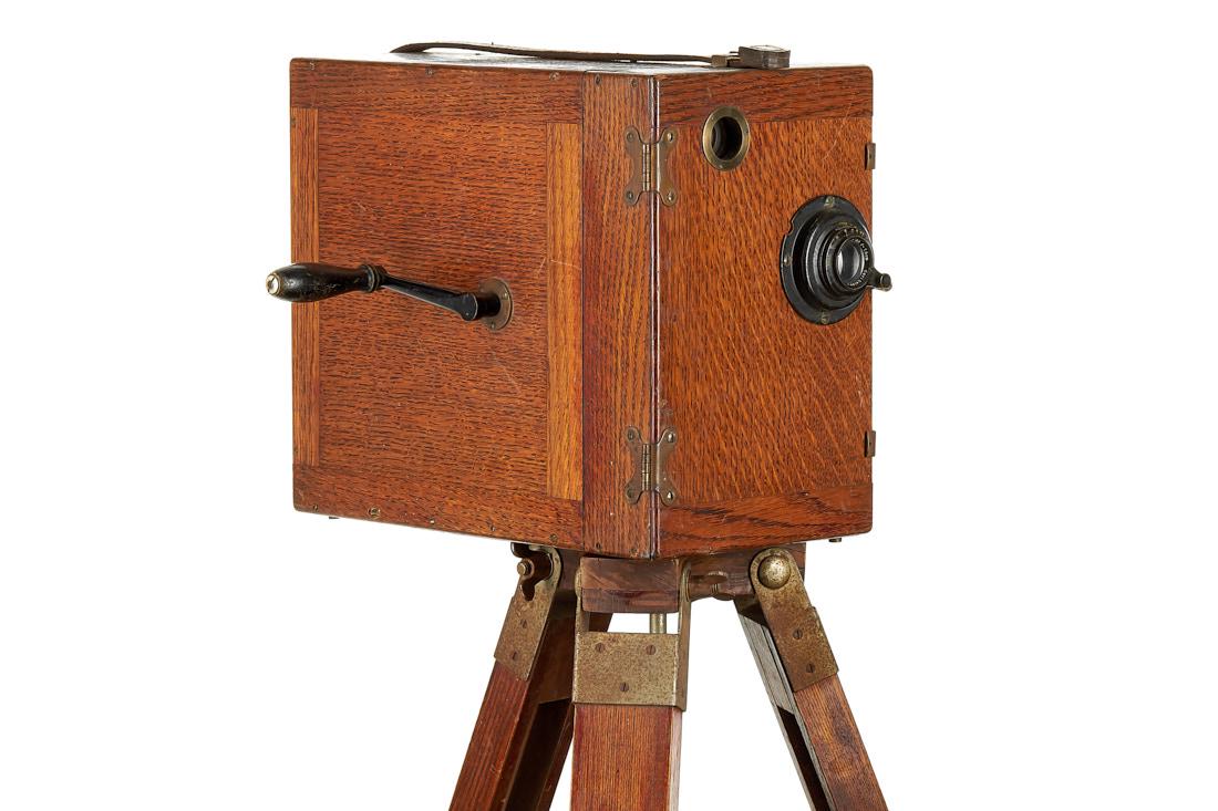 Ernemann Model C motion picture camera, c.1914, no. (1 of 6)