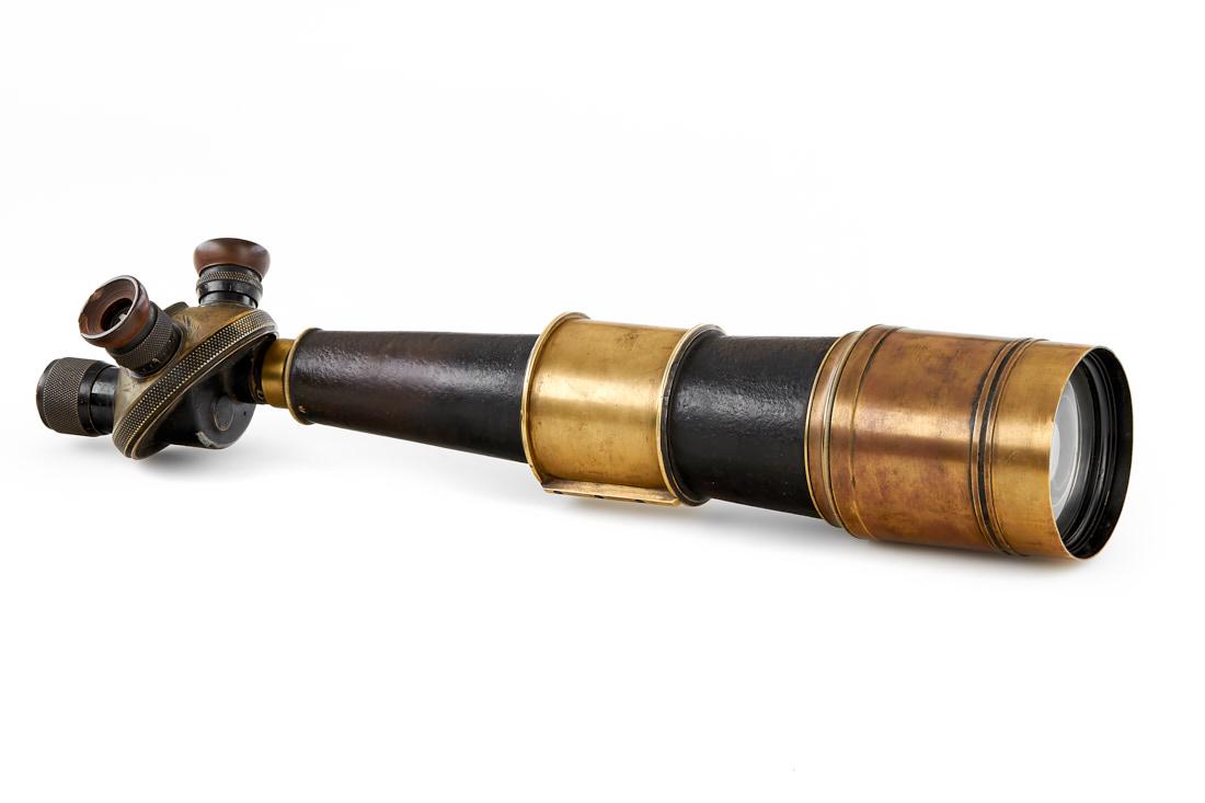 Krauss Paris XSP Turret Monocular, c.1917, no. 5806: WWI - era long range monocular telescope with turret for 15x, 23x and 30x magnification, built-in reticles, c.50cm long, in fine condition, with original front cap The buyers premium for all items exp