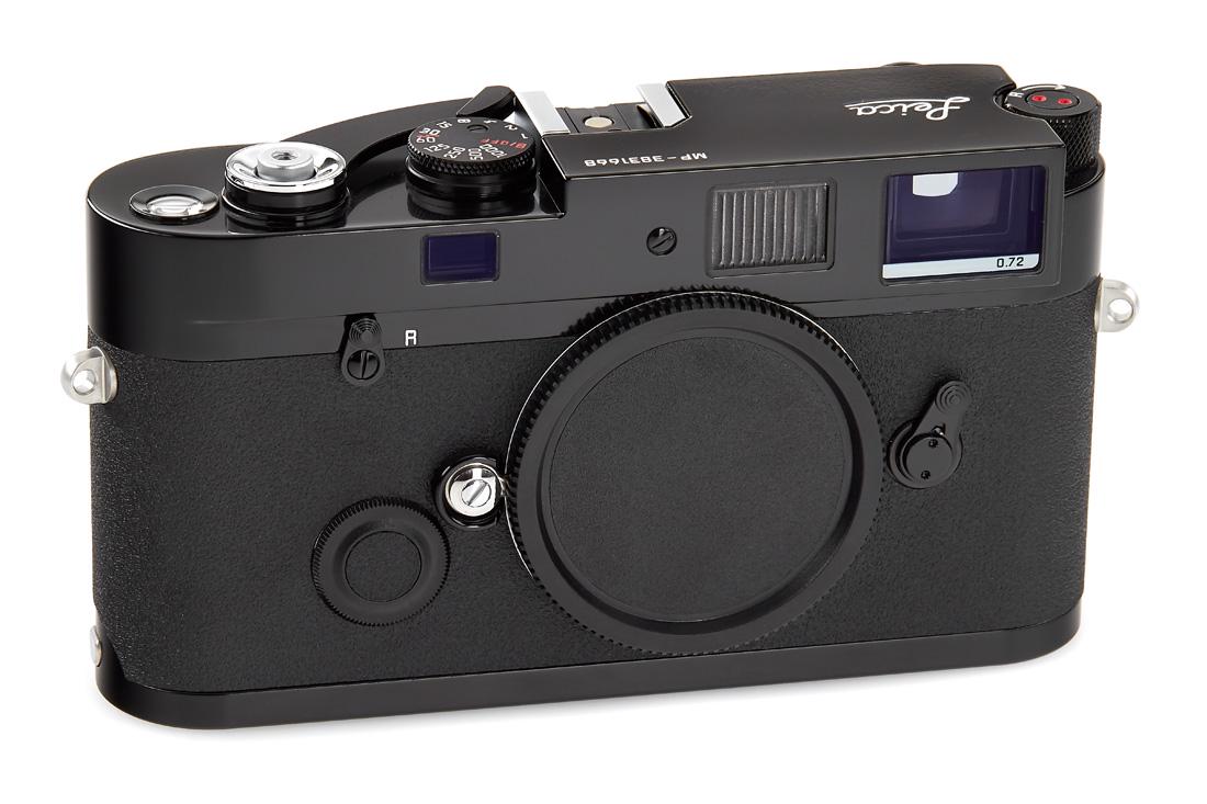 Leica MP black paint 10302 *: 0.72 body in mint condition and in perfect working order, with body cap The buyers premium for all items exported out of E.C. (European Community) is 25%. For items marked with *, sold and/or shipped
