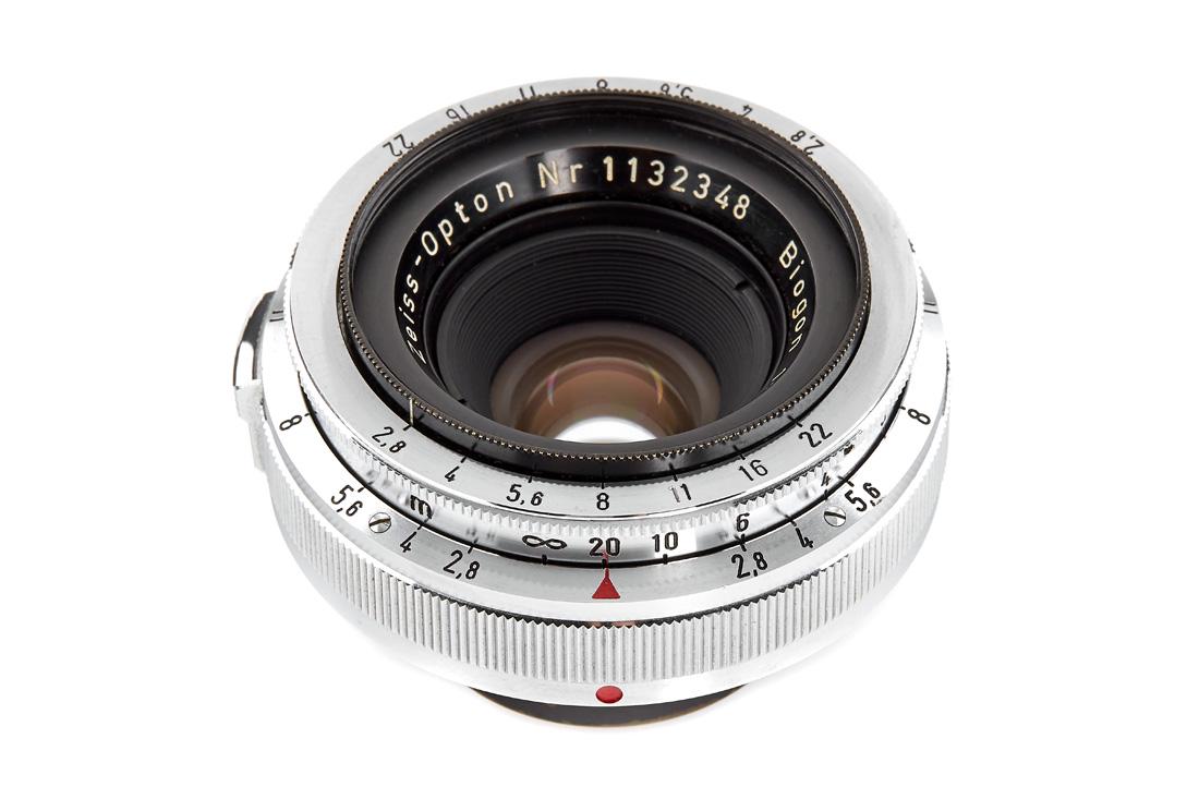 Zeiss-Opton f. Contax Biogon 2.8/35mm: post-war wide angle lens for Contax, in near mint condition, good optics The buyers premium for all items exported out of E.C. (European Community) is 25%. For items marked with *, sold and/or shipped