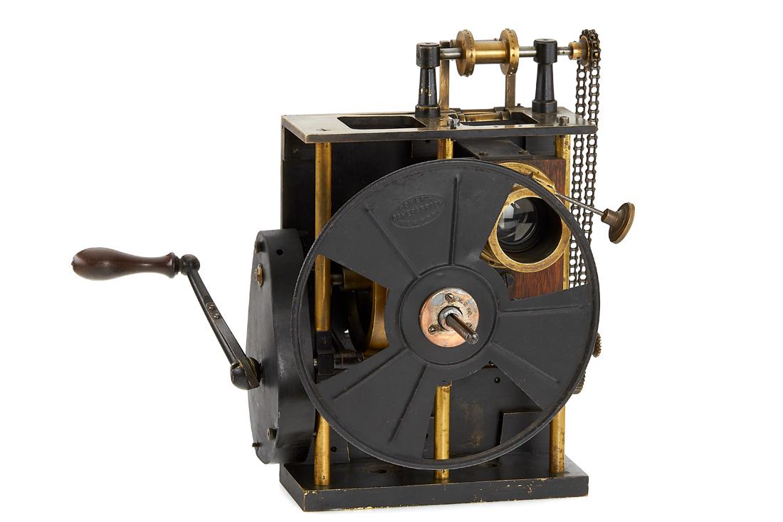 Pathe Freres Cinematographic projector (1 of 8)