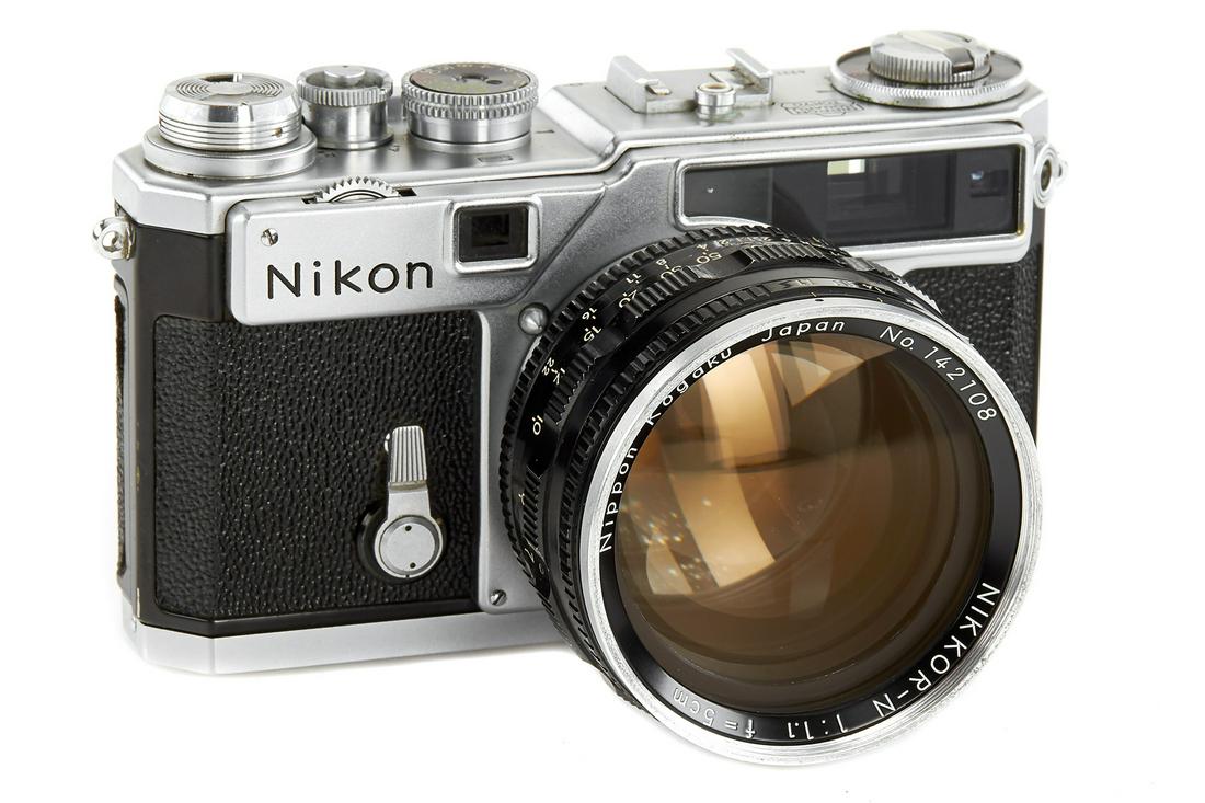 Nikon SP Chrome with Nikkor-N 1.1/5cm (1 of 13)