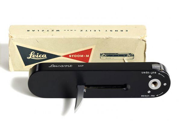 LEICA: Leicavit MP black paint: repainted Leicavit in perfect working order, maker's box (c.1958, condition: B/A)