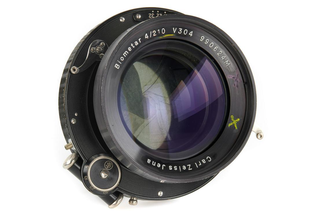 Carl Zeiss Jena Biometar V304 4/210mm prototype: Very interesting and rare Biometar prototype lens in very good condition, mounted in Compound shutter, note the handwritten marks on the front rim and the engraved V304 Research (Versuch) Project numb
