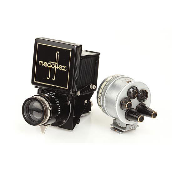 Finders for Leica: near mint rare Hugo Meyer Megoflex reflex finder for early Leica (see Lager Vol.III p.210), Optimus universal finder (2.8cm-13.5cm, engraved: for Leica) (2) (Condition: B/A) Sucher