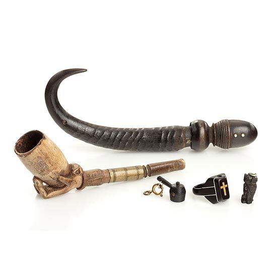 Collection of Stanhopes: compilation of 5 Stanhope viewers: (1) Meerschaum pipe (worn), c. 1900. Single view: Toulouse, (2) Swiss ebonite horn needle case, c.1900. Single view: Der Löwe von Luzern, (3) ebonite ring,