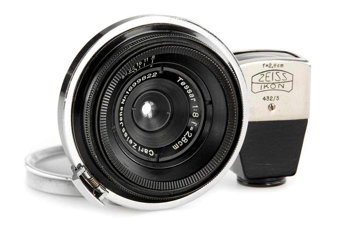 Carl Zeiss Jena f. Contax Tessar 8/2.8cm SN: 1699822: Black/Chrome Version In Very Good Condition, With Nickel Finder 432/3 And Front Cap The Buyers Premium For All Items Exported Out Of E.C. (European Community) Is 25%. For Items Marked With *, Sold And