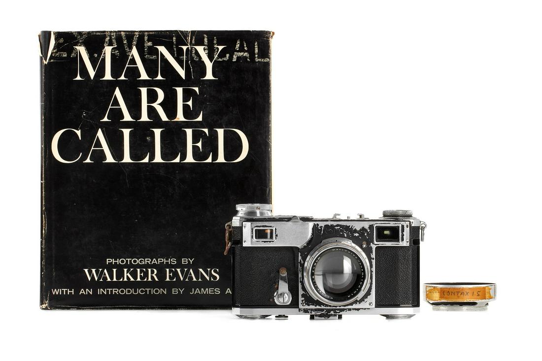 Contax II + Sonnar 1.5/50mm - Walker Evans *: Between 1938 And 1941 Evans Produced A Series Of Portraits In The New York City Subways. The Camera Of His Choice Was A Contax Ii With A Sonnar 1.5/5Cm Lens. It Was Strapped To His Chest, With The Len