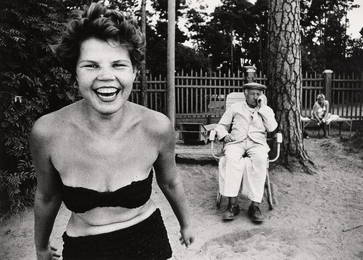 WILLIAM KLEIN (1926–2022) ‘Bikini Moscow’, 1959