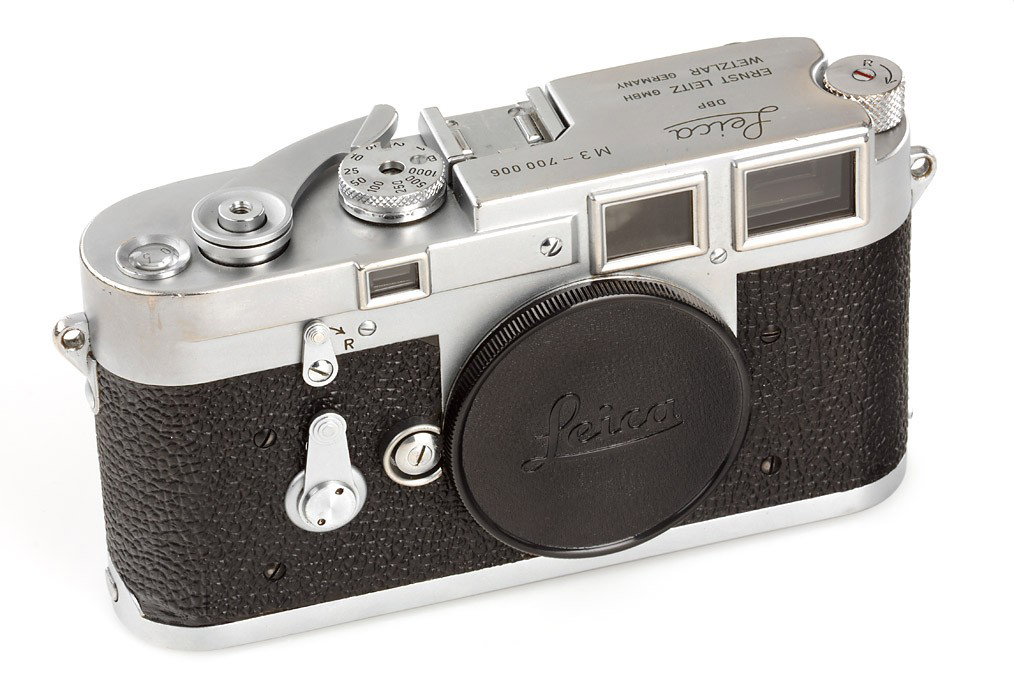 M3 chrome Double Stroke: this, apart from Leica M3 no.700001, is the earliest M3 camera known to exist (chassis number - Guss Nummer 179) - the first M3 (no.700001, owned by Mr.Kisselbach) has chassis number 178 - internally 
